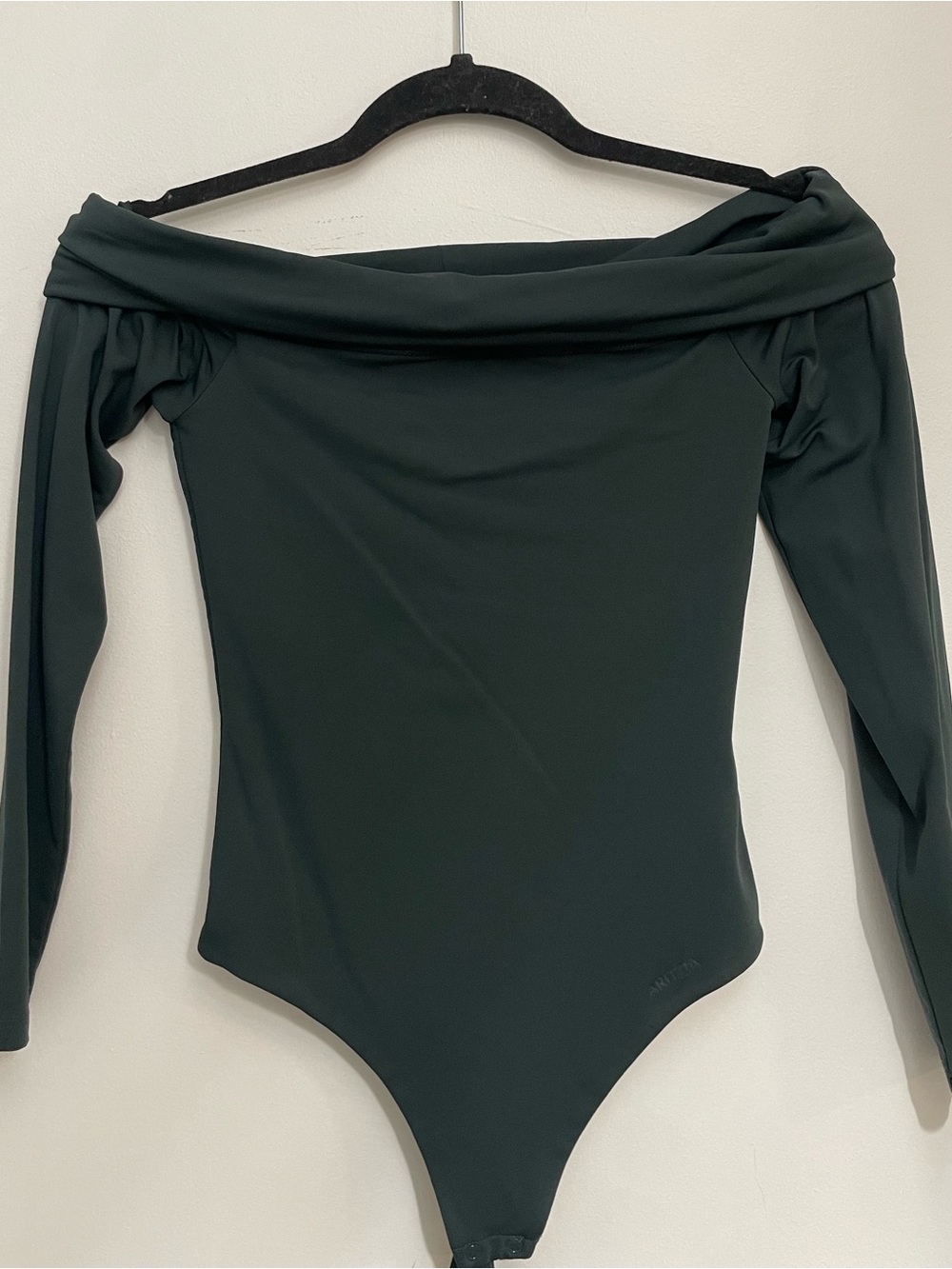 Aritzia Deco Off-Shoulder bodysuit